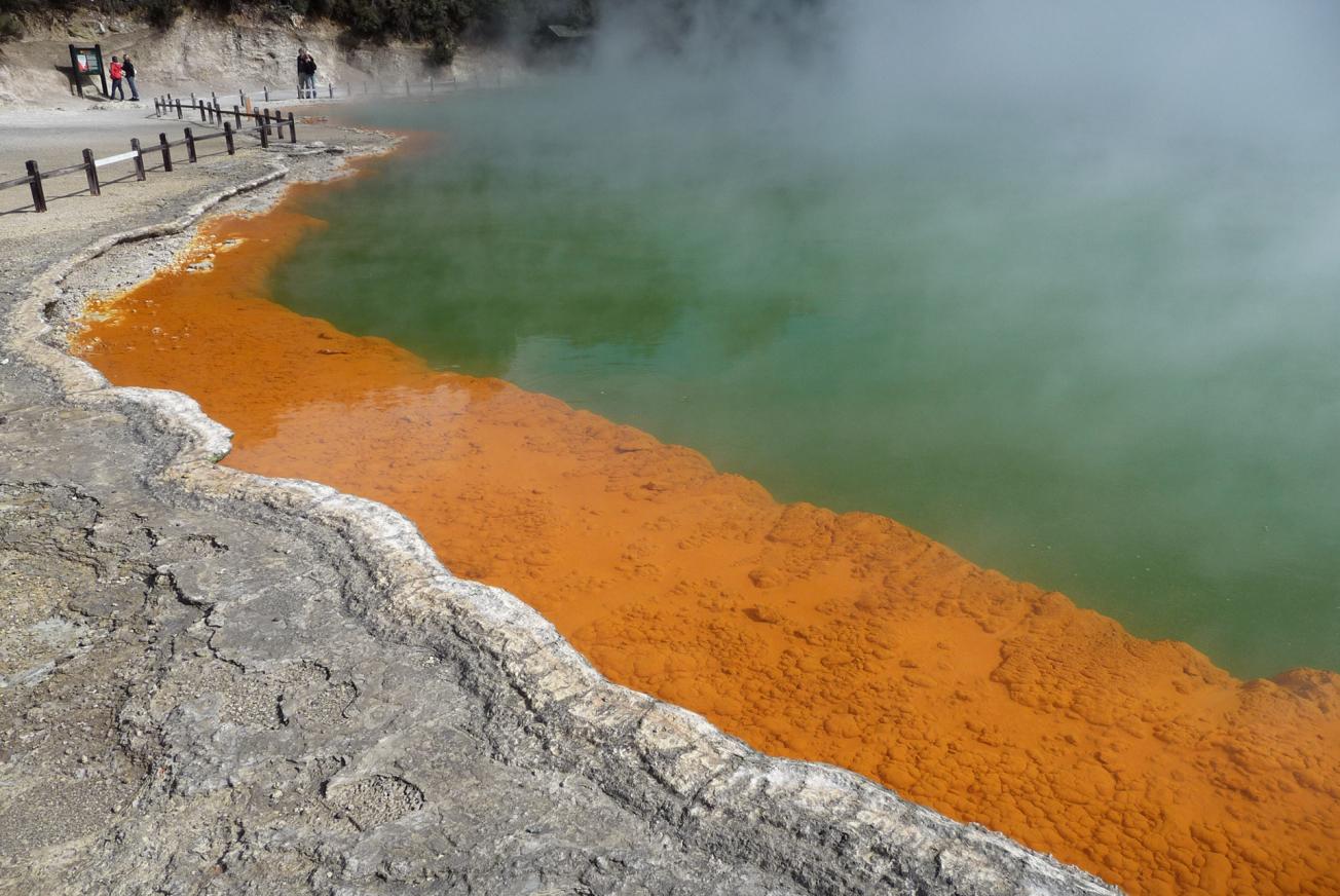 Source géothermale, région de Taupo, Nouvelle-Zélande 