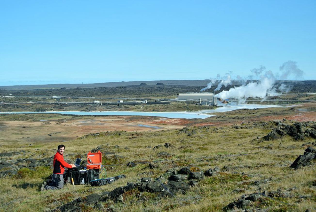 Levé électromagnétique pour la surveillance du réservoir géothermique de Reykjanes en Islande 