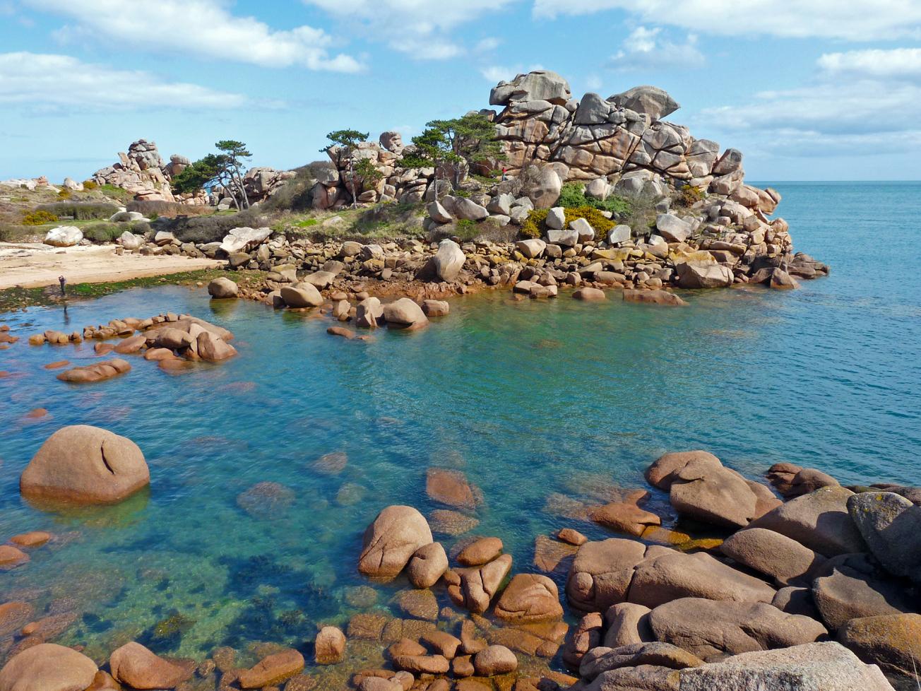 Chaos du Château on the Pink Granite Coast