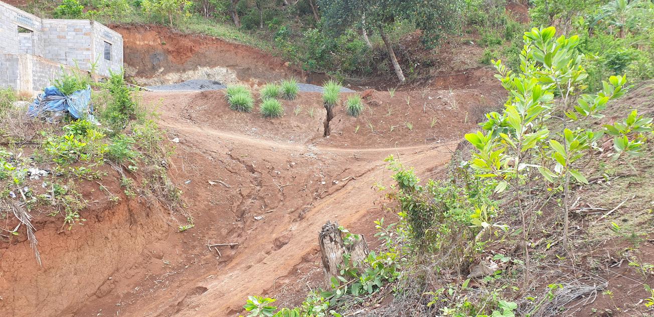 Soil erosion in Mayotte in an urban context (Longoni, 2020)