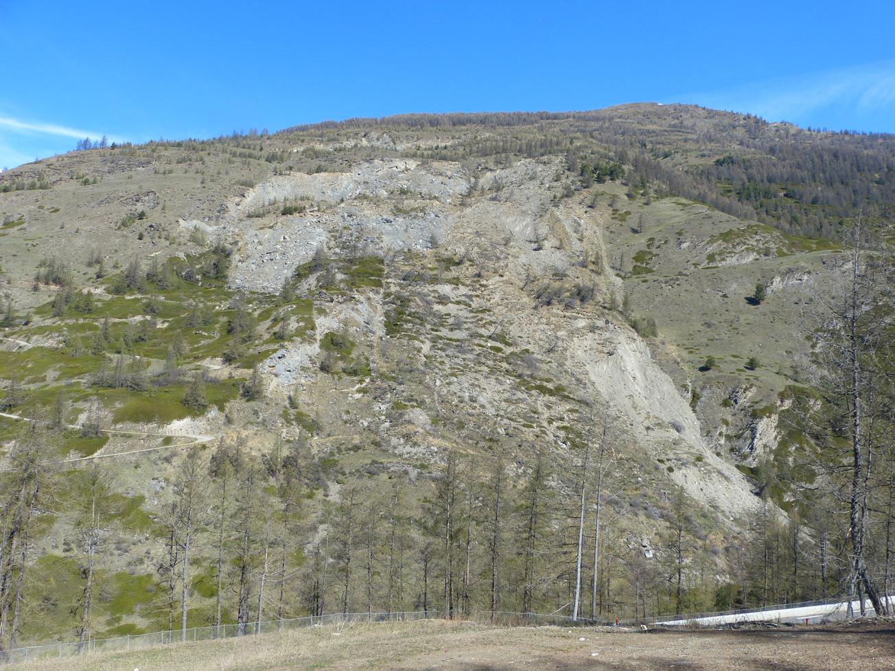 Glissement du Pas de l’Ours en 2021 dans le Queyras (Hautes-Alpes) : vue sur le glissement (hors pied de versant).