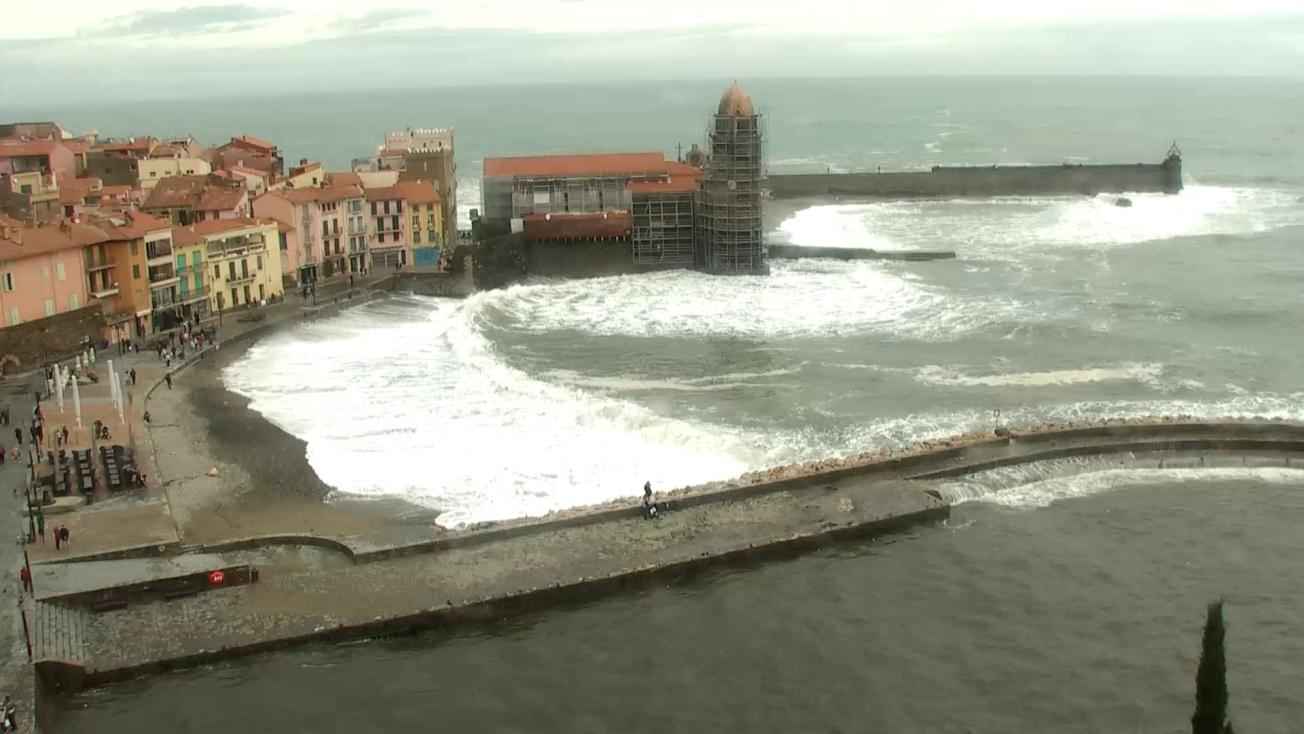 Example of a picture from a public webcam in Collioure (2021).