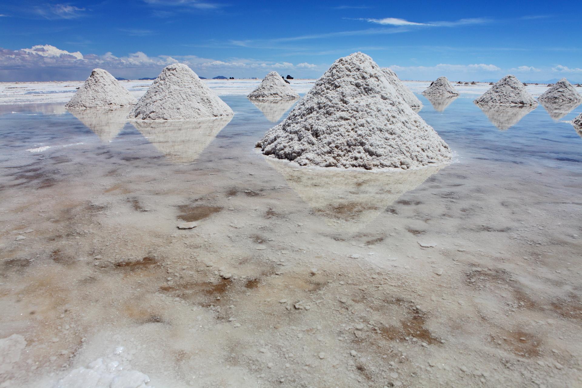 Vue de tas de sel dans le salar d'Uyuni, Bolivie