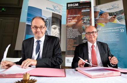 Signature of the partnership agreement between the BRGM and Antea Group 