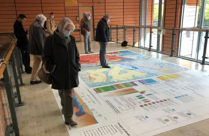 Lors de la 27e Réunion des sciences de la Terre (RST), du 1er au 5 novembre 2021 à Lyon, le BRGM a présenté la nouvelle carte de Lyon, dans un format 4x6 mètres