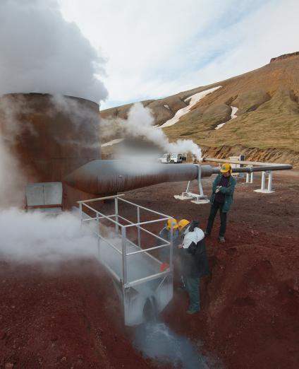 Echantillonnage d'un puits géothermique à haute enthalpie à Krafla en Islande 