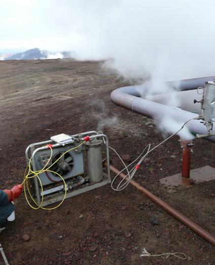 Carrying out two chemical tracing tests, Iceland