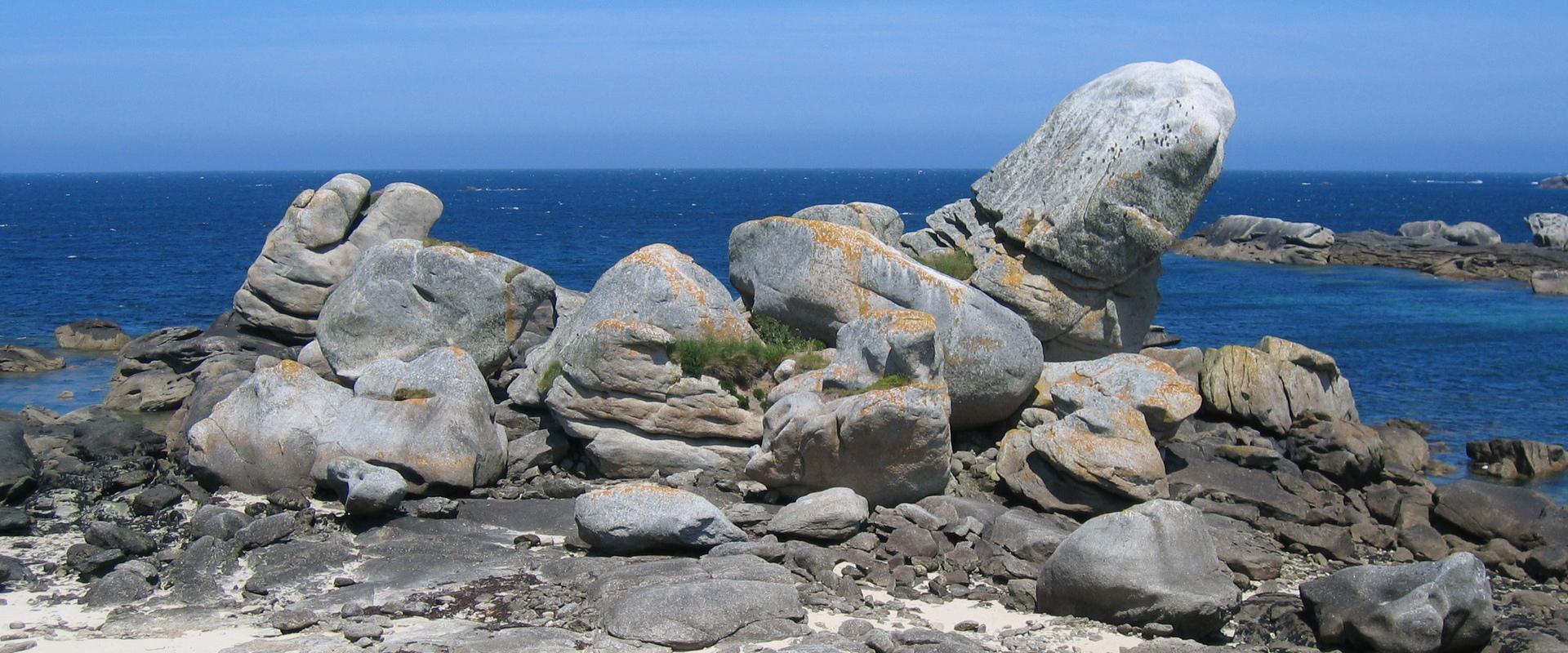 Granite boulder, Finistère