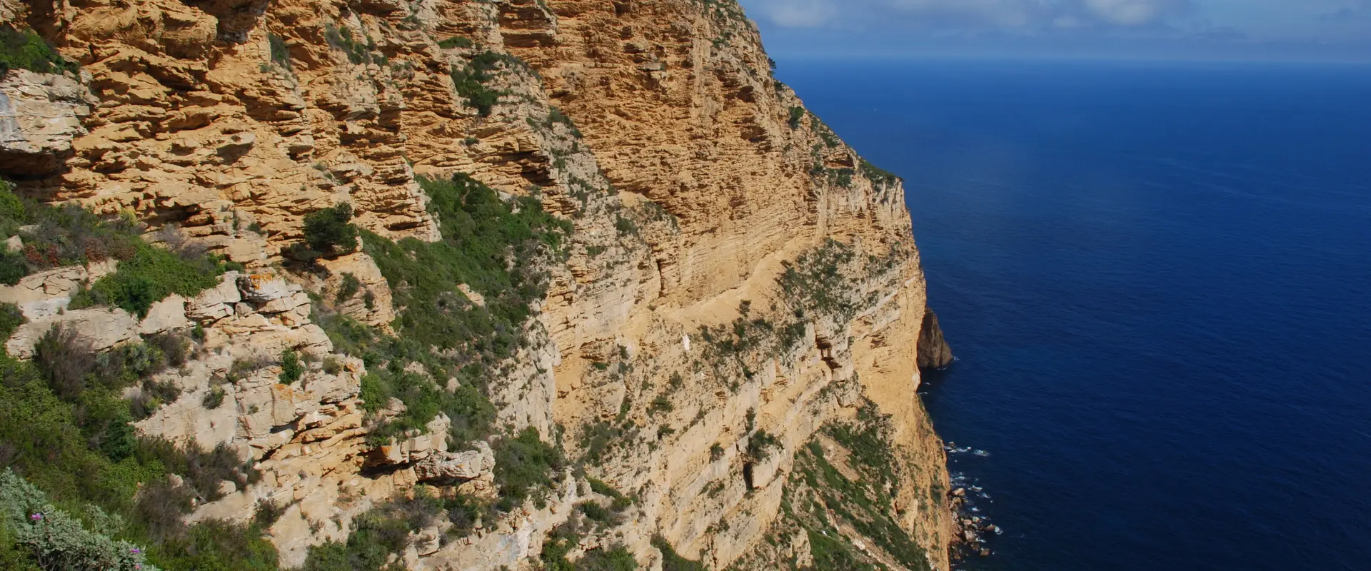 Le Cap Canaille, taillé dans les sédiments du Turonien, Bouches-du-Rhône