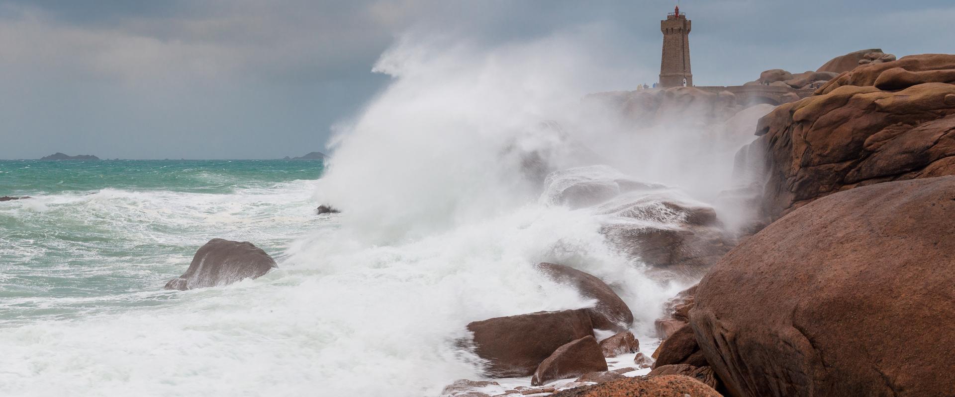 Waves at the foot of the Mean Ruz lighthouse, Pink Granite Coast