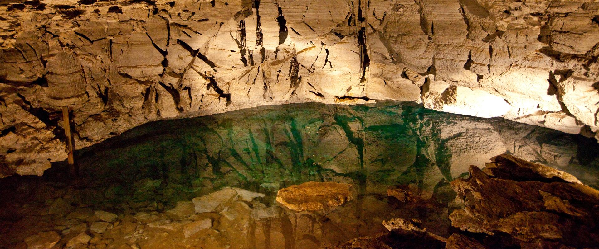 La grotte de Koungour Ice Cave, Russie