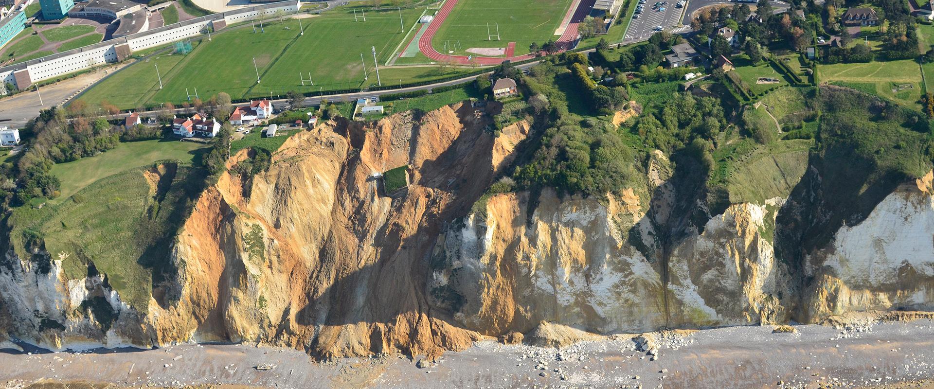 Collapse linked to a pocket of sandy-clay materials, Seine-Maritime 