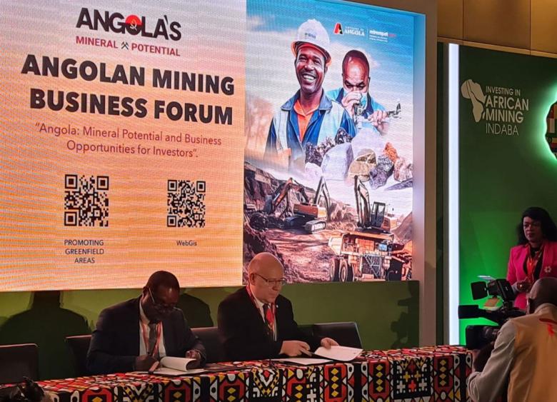 En marge de la conférence internationale Investing in African Mining Indaba, qui s’est déroulée en Afrique du Sud en février 2024, le BRGM et l'Institut géologique d'Angola (IGEO) ont signé un accord de collaboration afin de renforcer leur partenariat.