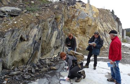 Géologues de terrain en mission dans les Pyrénées